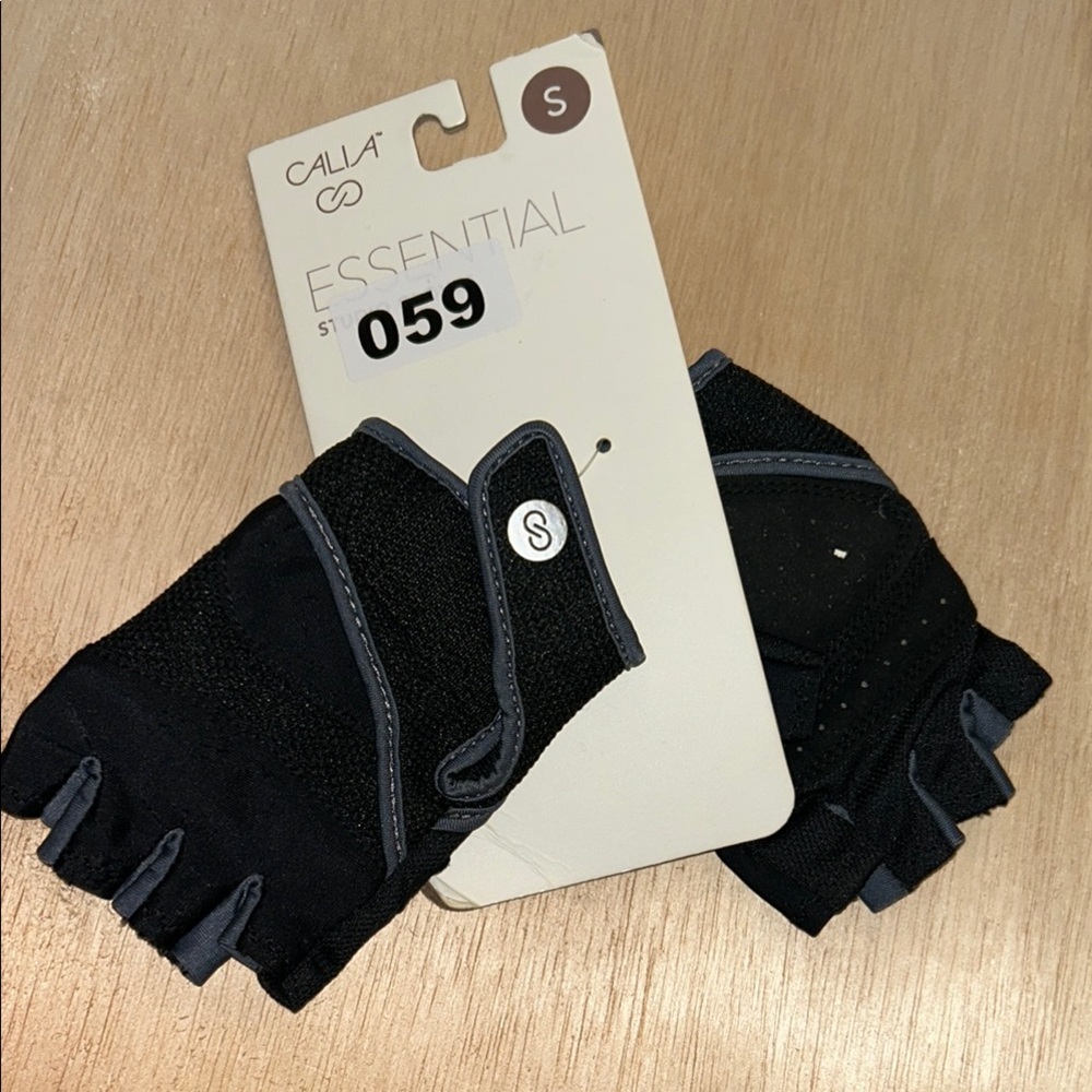 Calia Black Fingerless training Gloves small